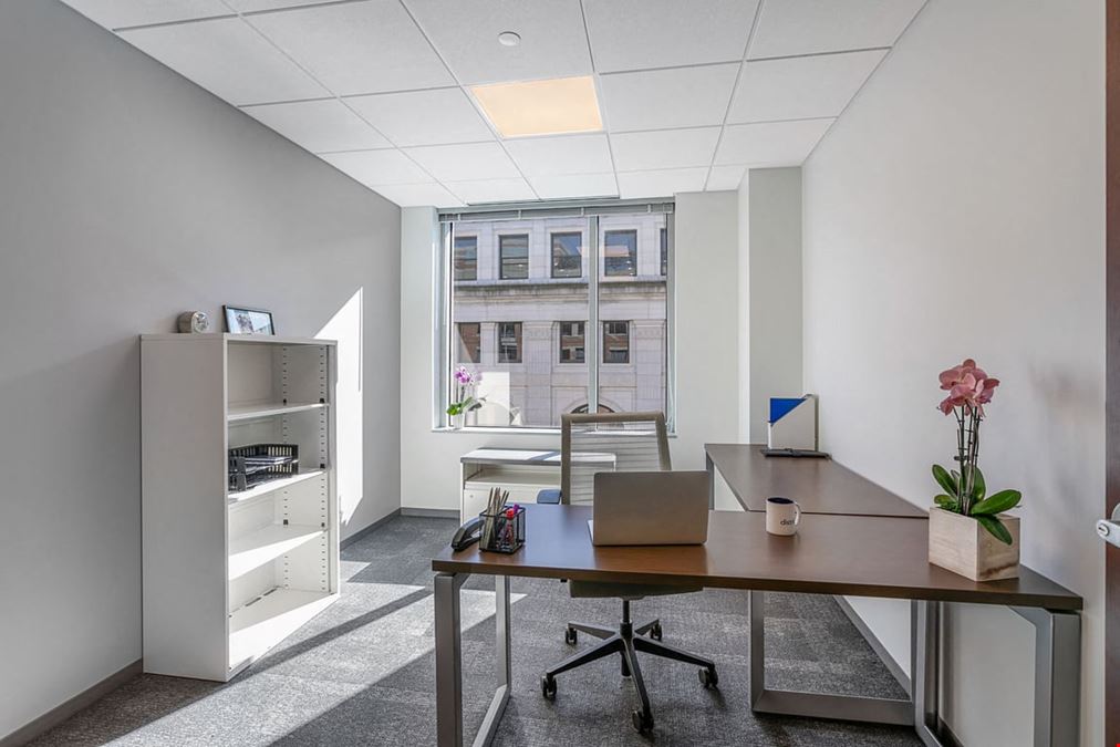 1 Person Private Exterior Office