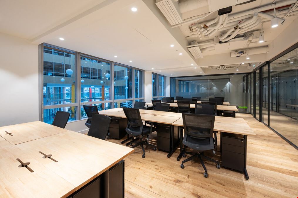 WeWork - 198 Avenue France