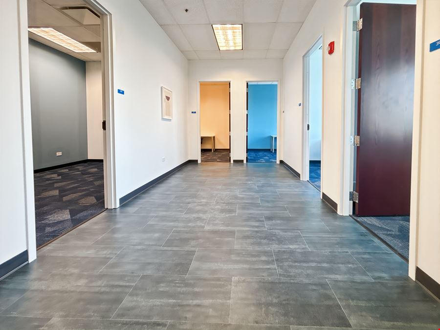 IL, Naperville - Wall St