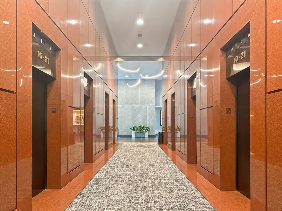 LA, New Orleans - St Charles and Poydras