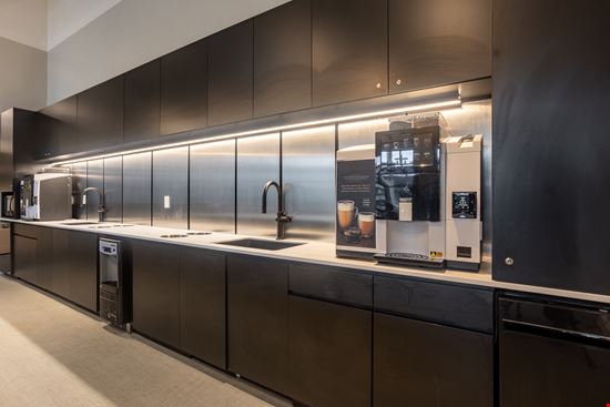 LA, Baton Rouge - 10202 Perkins Rowe