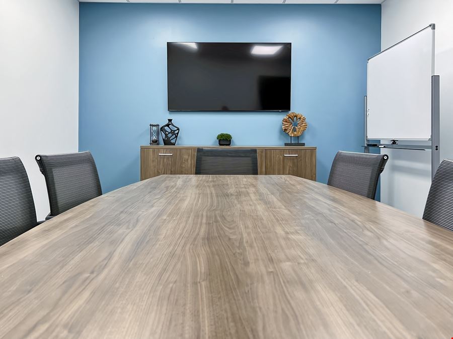 MI, Grand Rapids - Broadmoor Ave