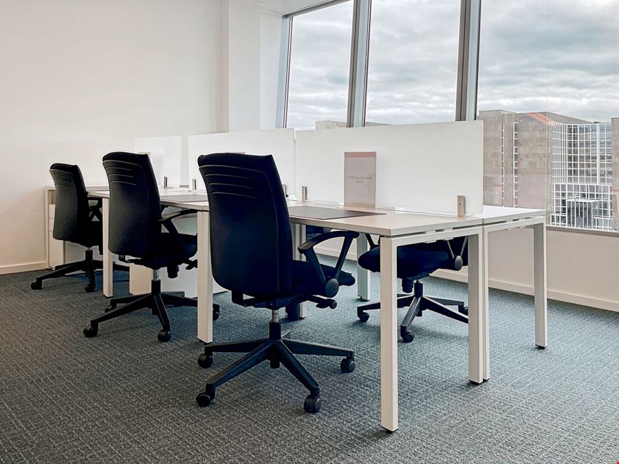 Regus - The Squaire Business Center