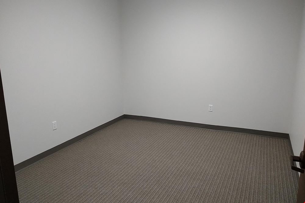Workstyle Flexible Spaces - 7676 Hillmont