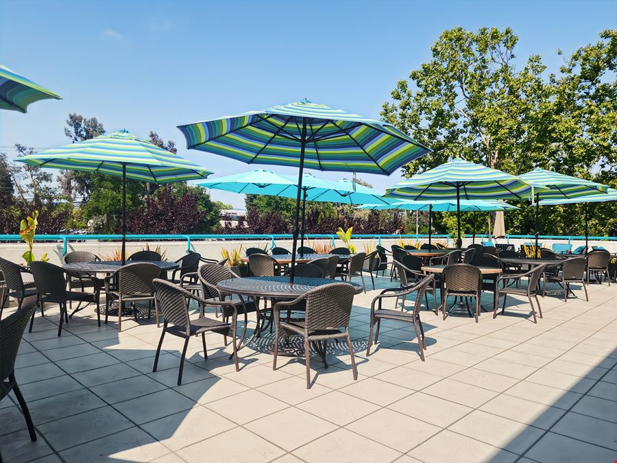 CA, Menlo Park - Commonwealth Dr