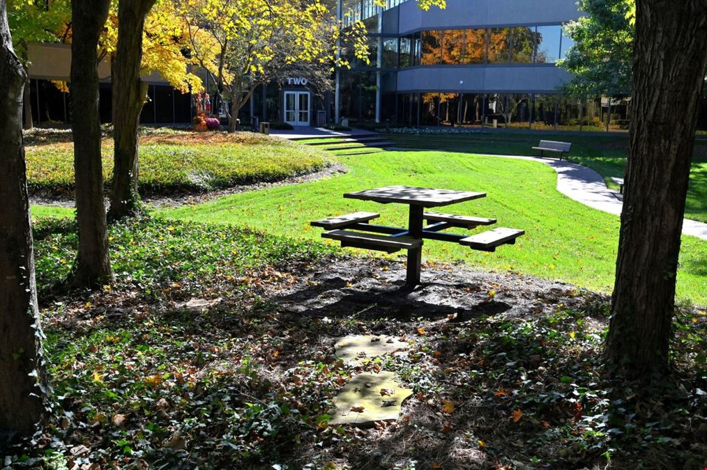 Executive Place of the Commons