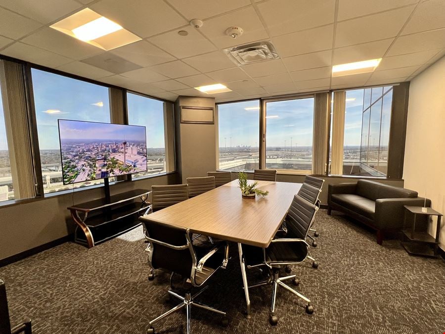 Riverwalk Room (Medium)