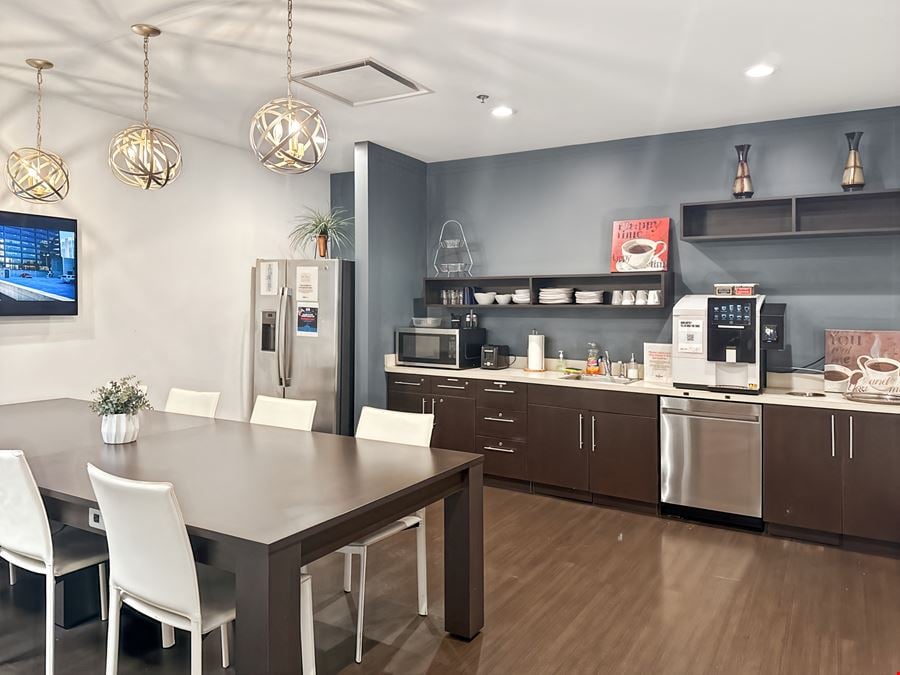 Regus - Brentwood - Center