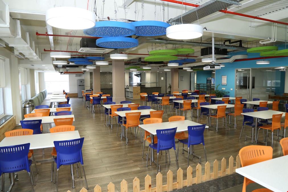 Iksana Workspaces - Chrysler Tech Centre