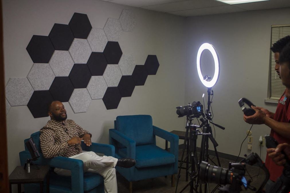 Podcast Lounge