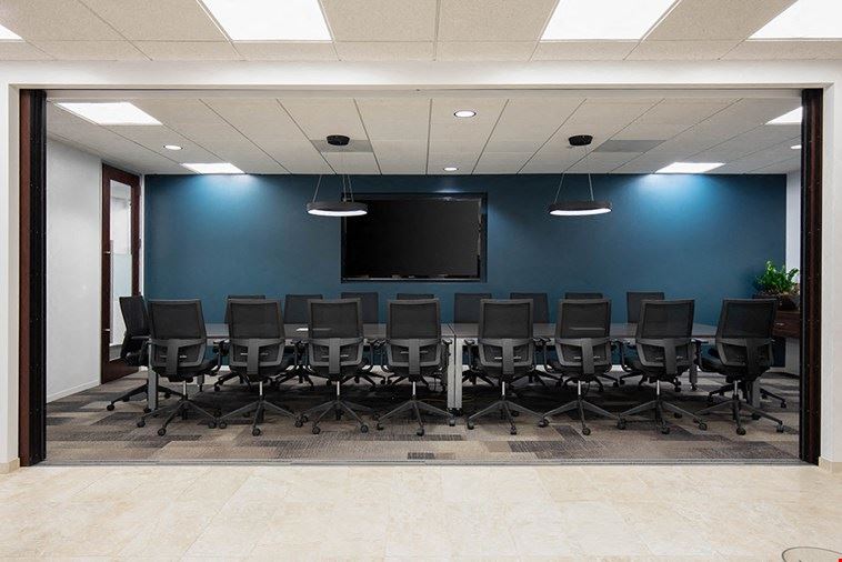 18 Person Meeting Room - Pacific (Boardroom)