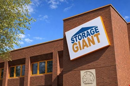 Storage Giant - Oldbury