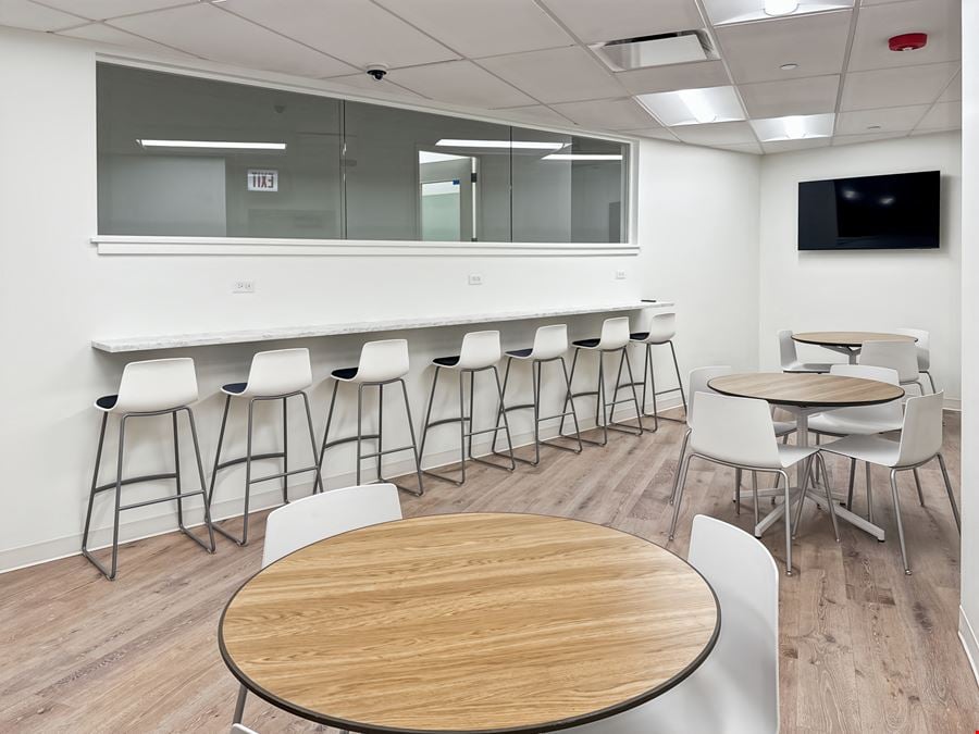 Regus - Chicago - N Clark St