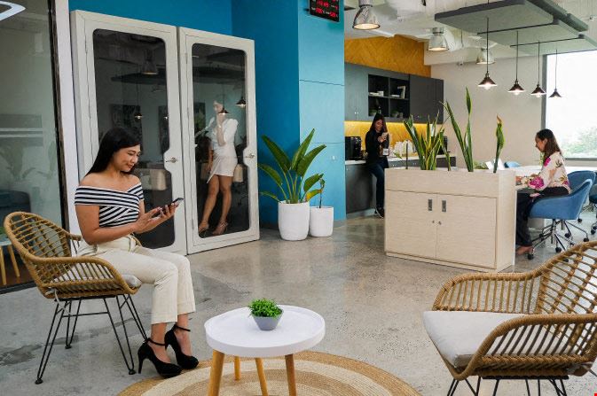 KMC - One West Aeropark