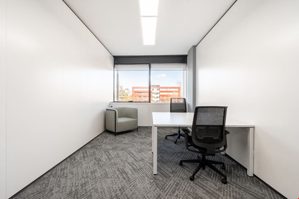 Regus - Henderson - S Eastern Ave