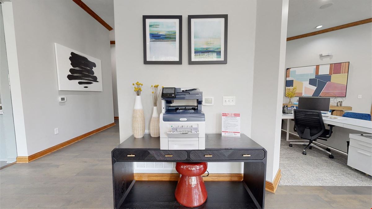 Apt CoWork at Cottonwood Ridgeview - Open Seating