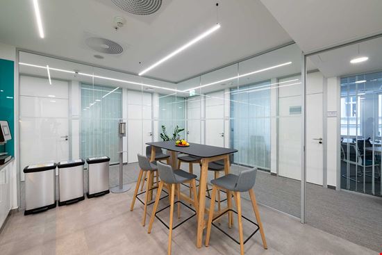 House Of Business - Hungary, Bank Center