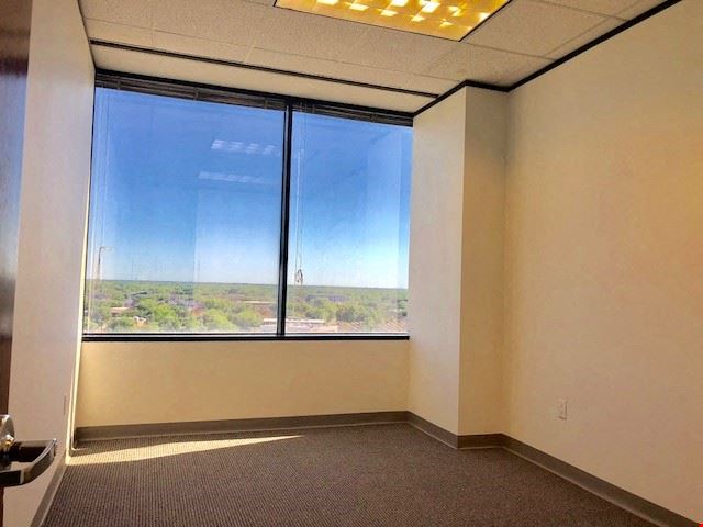 6671 Southwest Freeway