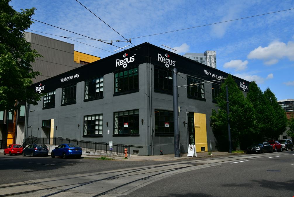 Spaces 3080 Tamiami Trail E