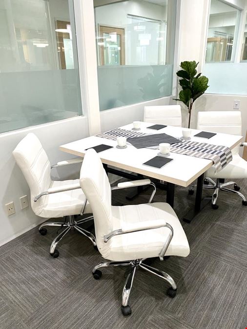 W Suites @ 1001 Wilshire