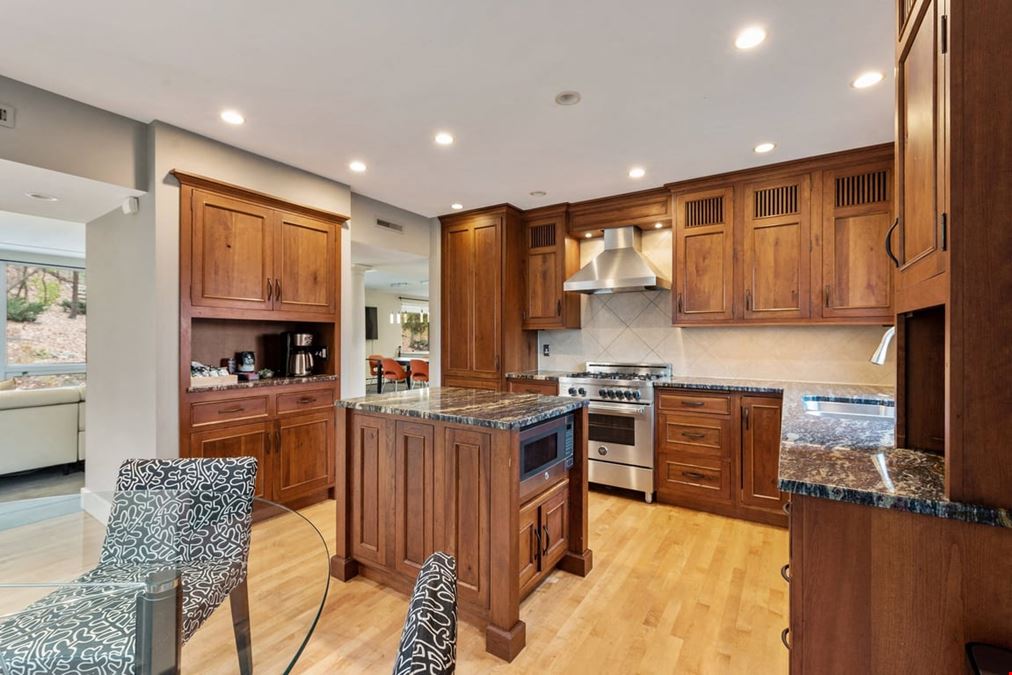 Coco - Retreat House