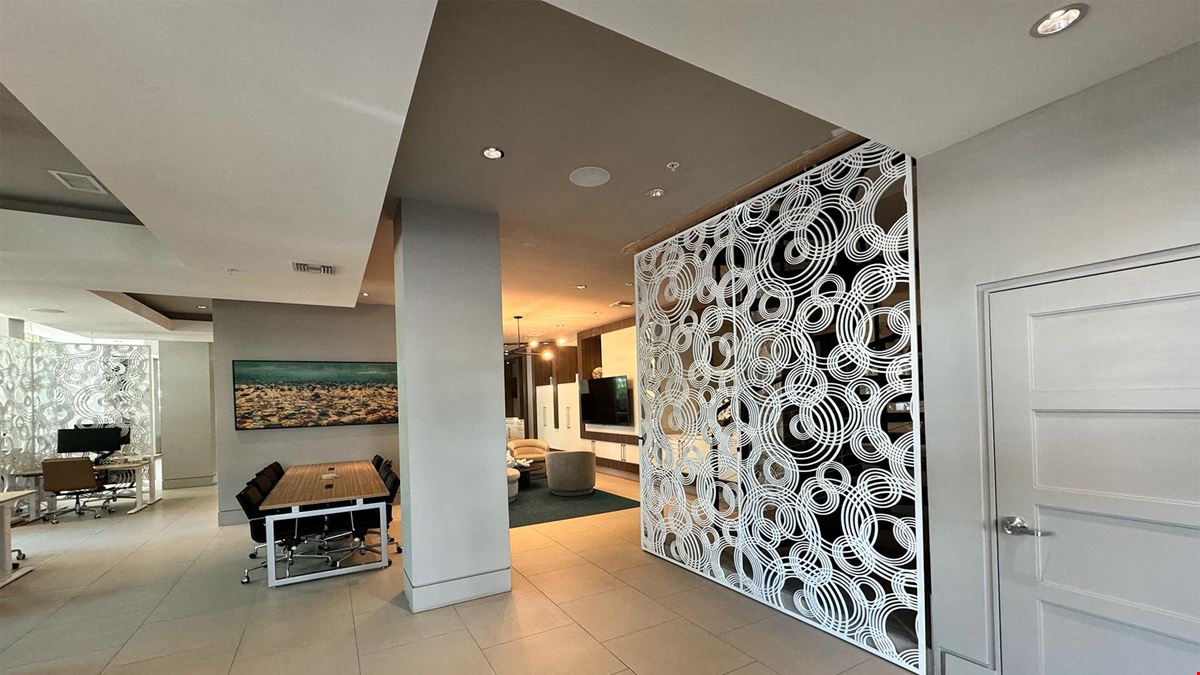 Apt CoWork at Cottonwood Bayview