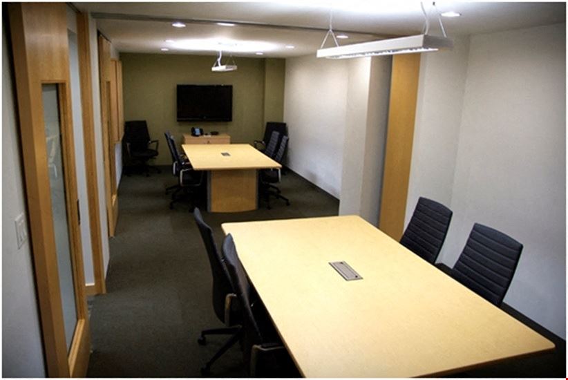 1 Hunter Street East