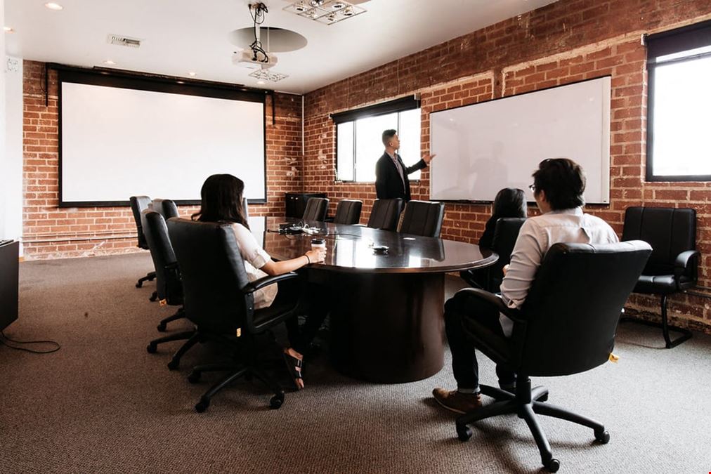 BizHaus - Marina del Rey