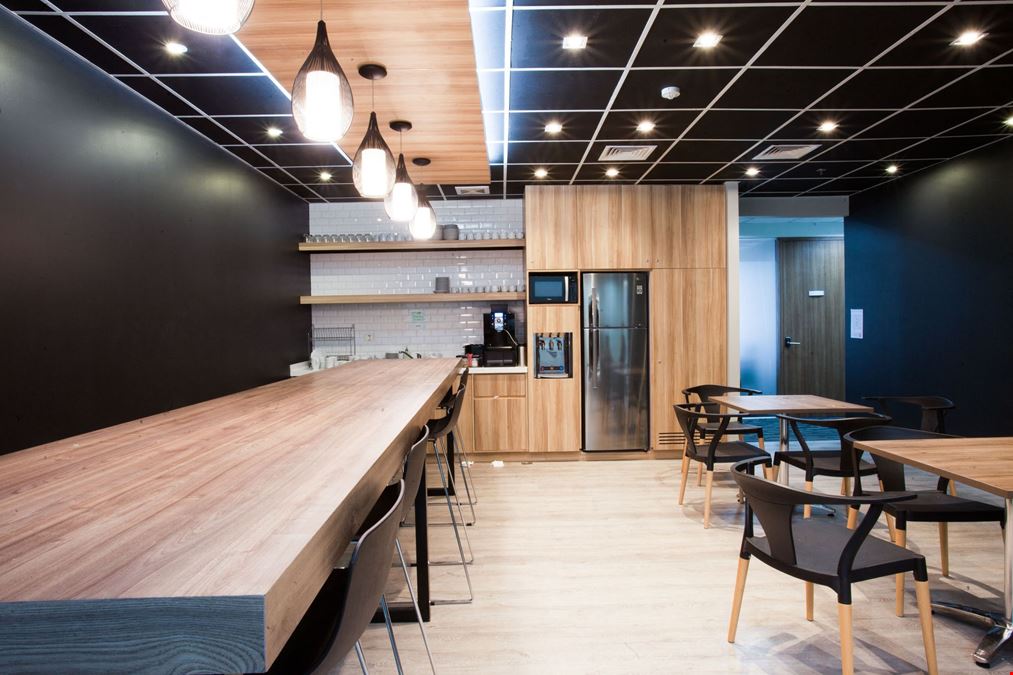 Compass Offices - BGC Corporate Center