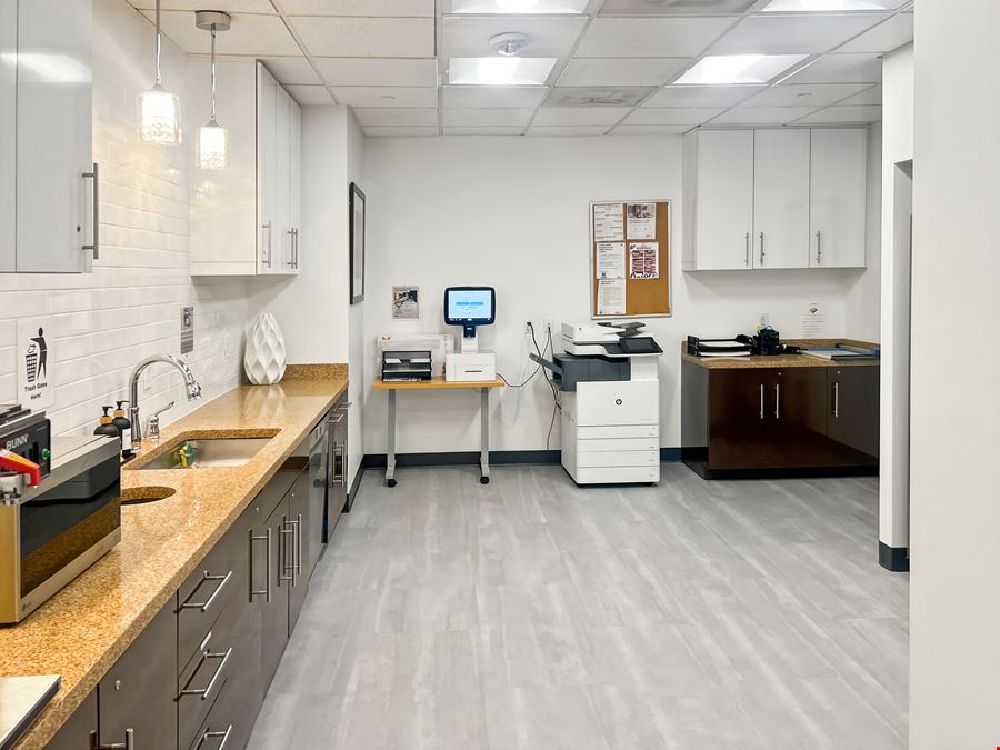 MD, Pikesville - Woodholme Center