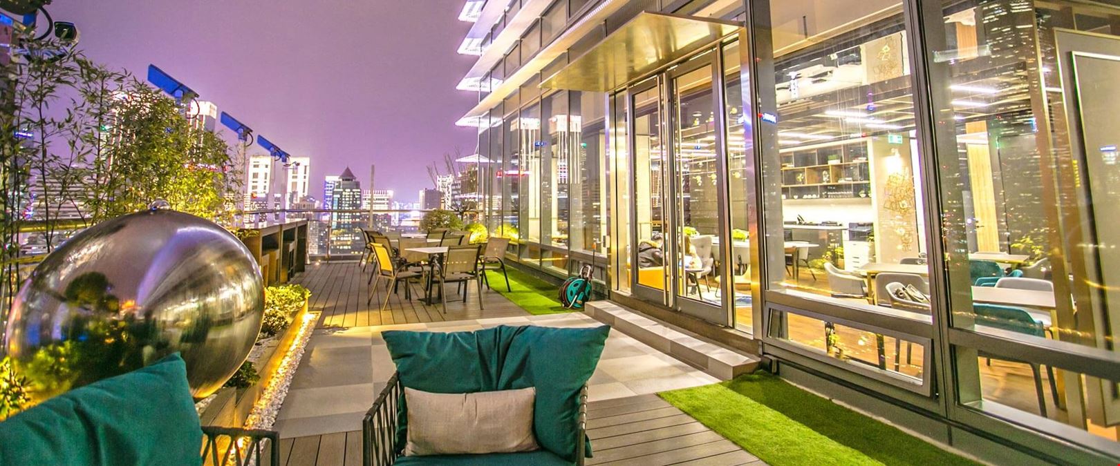 CEO Suite - Shanghai Lujiazui Finance Plaza