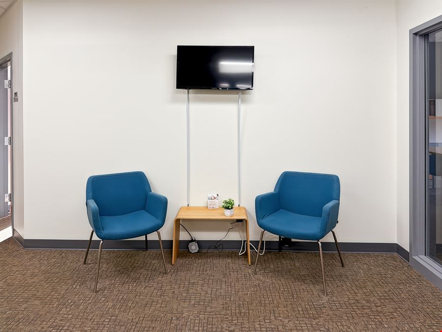 Regus - Bowling Green - 922 State Street