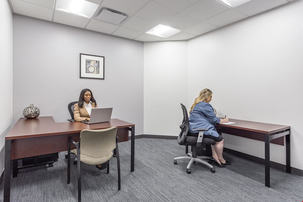 LA, New Orleans - Place St. Charles