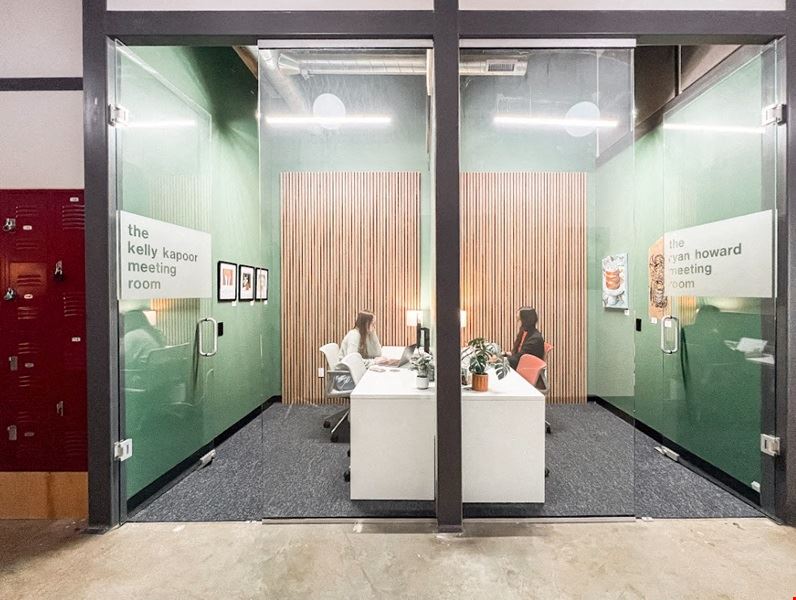 Kelly Kapoor Private Day Office