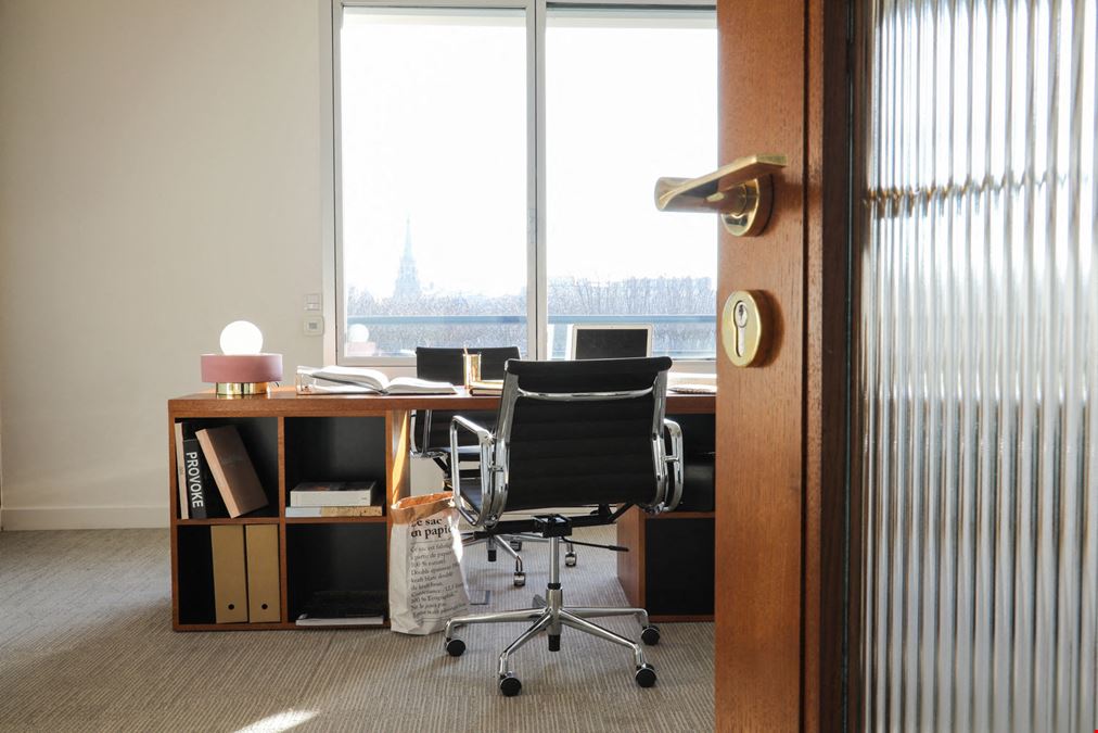 The Bureau - 28 Cours Albert 1er