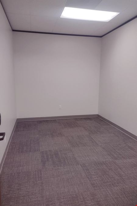 340-350 N Sam Houston Pkwy E