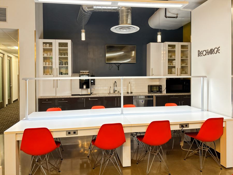 CA, North Hollywood - Lankershim Plaza