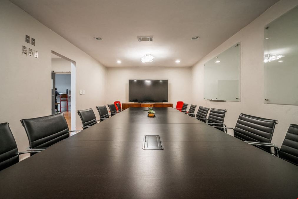 Kapany Large Boardroom