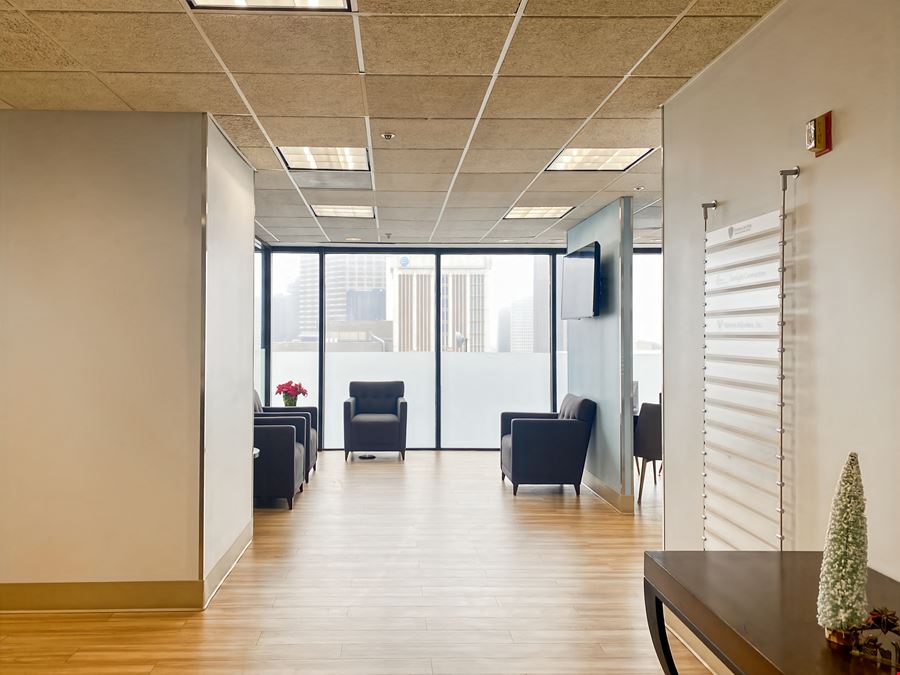 LA, New Orleans - St Charles and Poydras