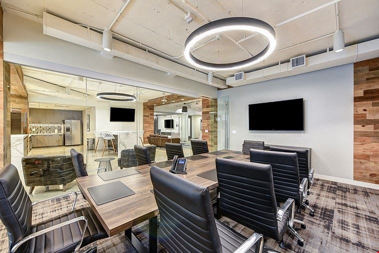 10 Person Meeting Room
