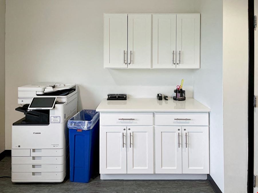 MI, Saginaw - Fashion Square Blvd