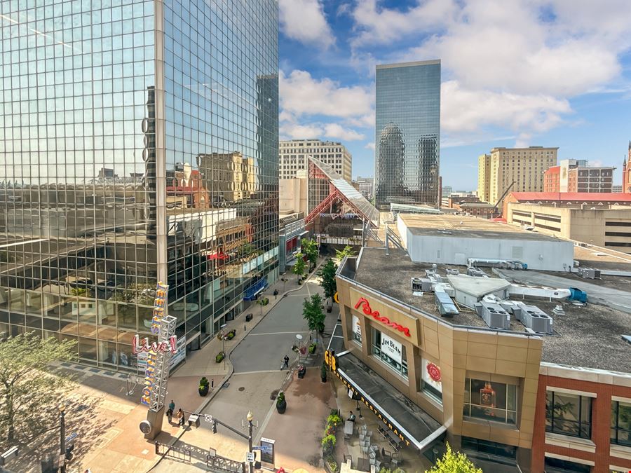 KY, Louisville – MET Building