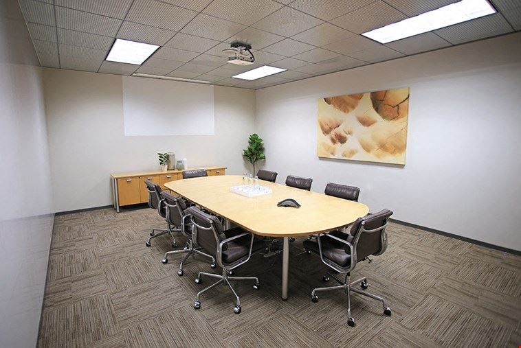 8 Person Del Mar Room