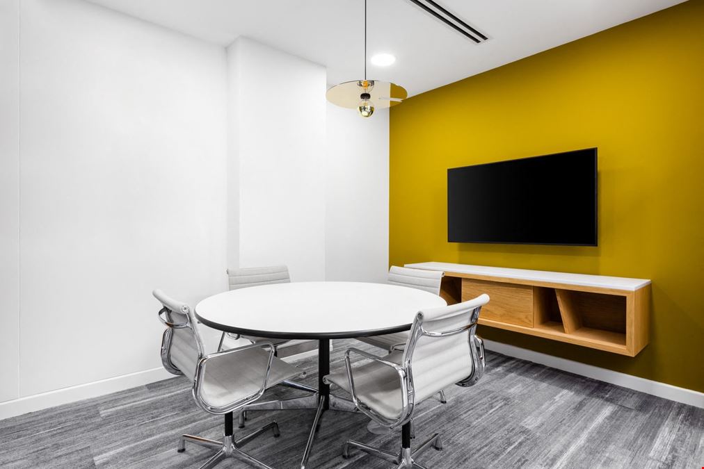 Signature - Mayfair - Berkeley Square