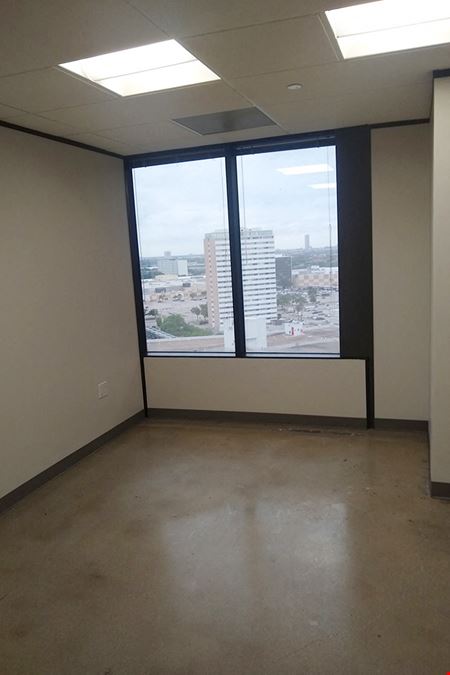 7322-7324 Southwest Freeway