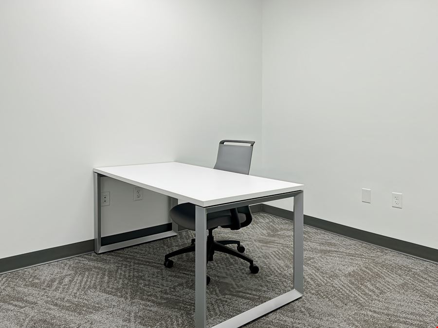 MI, Grand Rapids - Broadmoor Ave