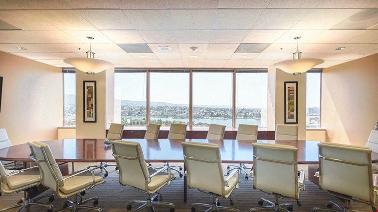 14 Person Meeting Room - Lake Merritt