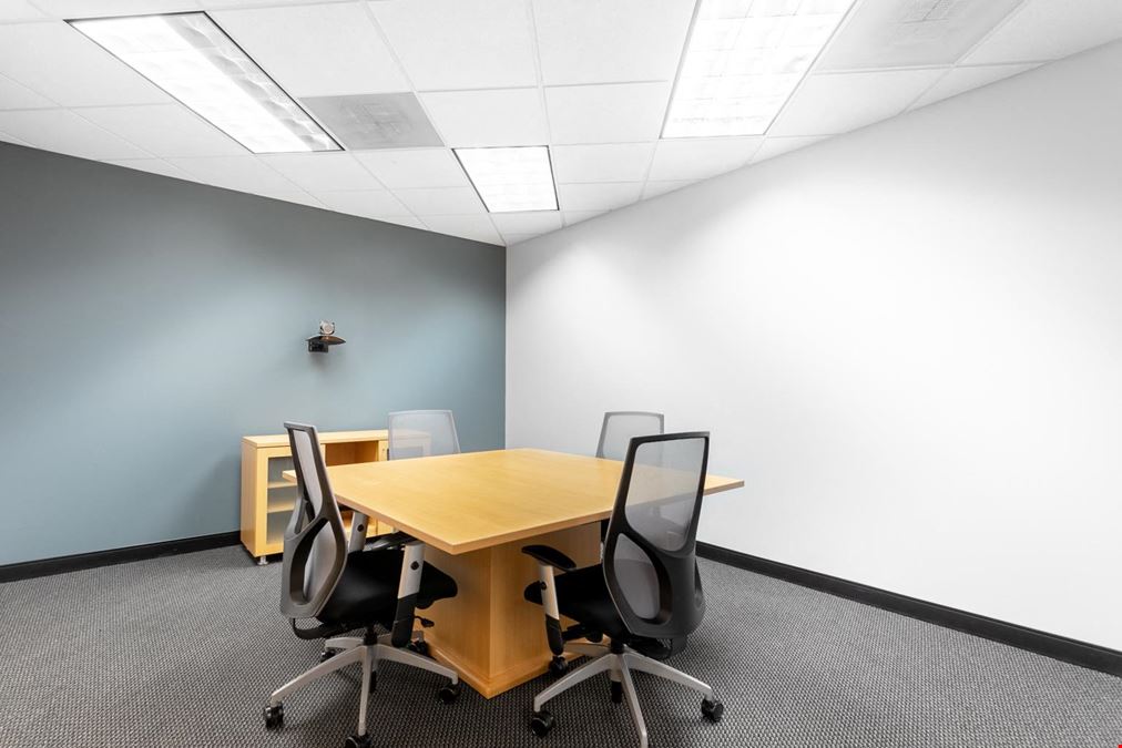 Las Colinas MacArthur