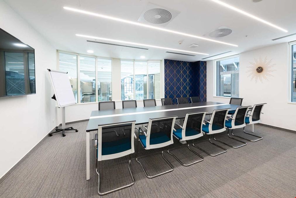 House Of Business - Hungary, Bank Center