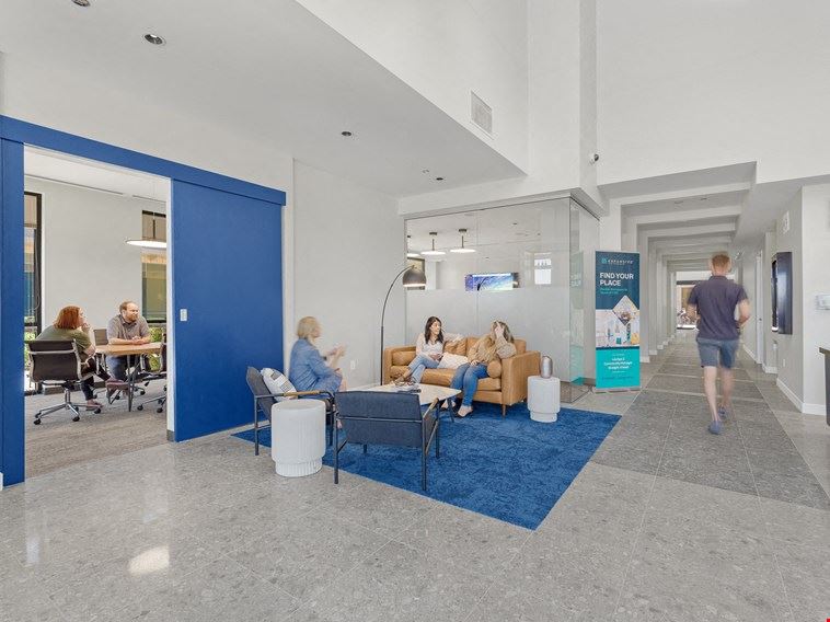Expansive Day Office